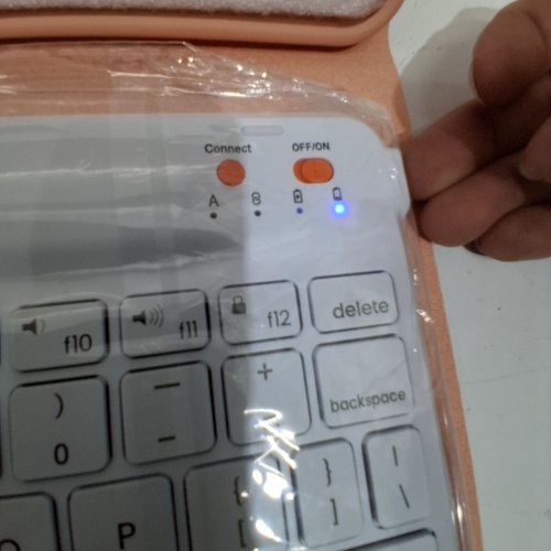 WIRELESS KEYBOARD CASE FOR IPAD AIR 4TH GEN - 10.9" - 11" - PINK (MODEL: LZ-KBC10.9-11-PK) image 2