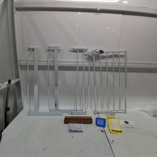 REGALO EASY STEP BABY GATE - 29" TO 38.5" - WHITE (MODEL 1160) image 2