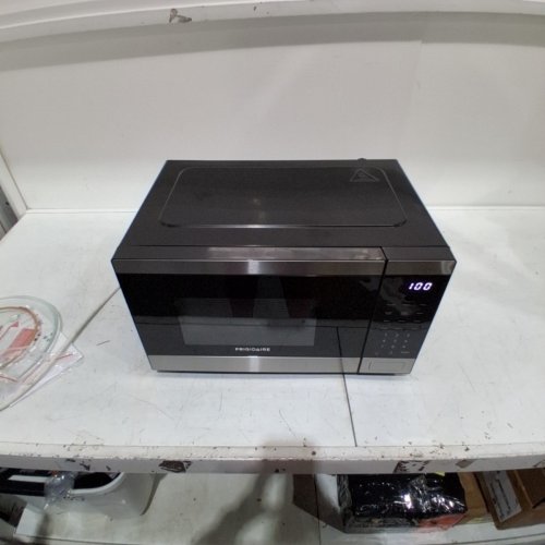 FRIGIDAIRE MICROWAVE OVEN - 0. 9CU.FT - 900W - STAINLESS STEEL (MODEL: EMW959-C) image 3