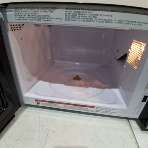 FRIGIDAIRE MICROWAVE OVEN - 0. 9CU.FT - 900W - STAINLESS STEEL (MODEL: EMW959-C) image 4