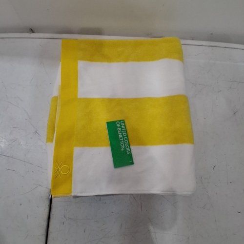 UNITED COLORS OF BENETTON BEACH TOWEL - 35.4" X 63" - YELLOW/WHITE (MODEWL: 2040372) image 2