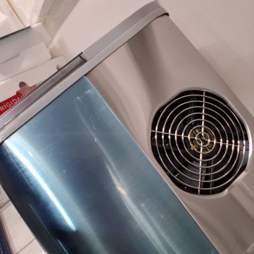 FRIGIDAIRE STAINLESS STEEL COUNTERTOP ICE MAKER - 26 LB/DAY - SILVER (MODEL: EFIC120-SS-SC) image 4