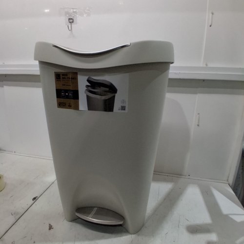 UMBRA BRIM TRASH CAN WITH LID WITH STEP FOOT PEDAL 13 GALLON - WHITE/STAINLESS STEEL image 2