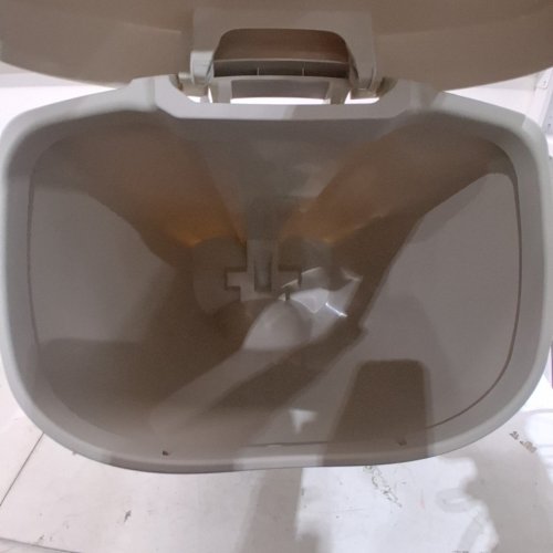UMBRA BRIM TRASH CAN WITH LID WITH STEP FOOT PEDAL 13 GALLON - WHITE/STAINLESS STEEL image 3