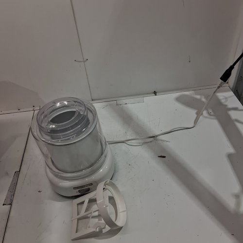 HAMILTON-BEACH 68880 1.5 QUART ICE CREAM MAKER image 2