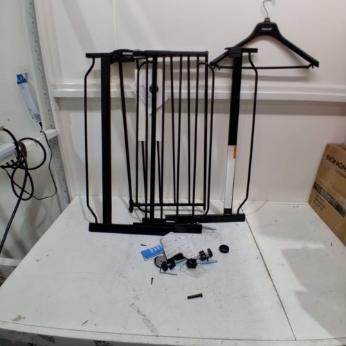 REGALO SAFETY EASY STEP EXTRA WIDE BABY GATE- 29" - 49"- BLACK- (MODEL: 1160 B DS) image 2