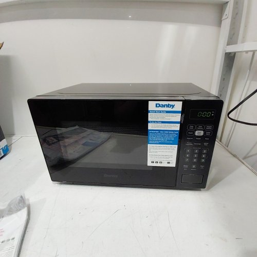DANBY COUNTERTOP MICROWAVE - 700W - 0.7CU.FT - BLACK (MODEL: DBMW0721BBB) image 3