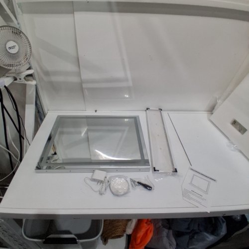 VANITY MAKEUP MIRROR WITH LIGHTS WITH 3 COLOUR MODES - 23" X 19" - WHITE (MODEL: SDD5846-NEW) image 5