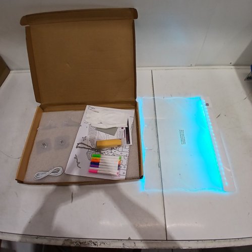 VINTS RECHARGEABLE LED DRAWING BOARD WITH 7 MARKERS - 15.75"X11.81" - WHITE image 3