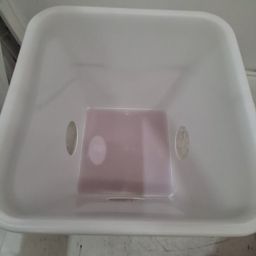 AUTOMATIC HANGING CHICKEN FEED DISPENSER WITH 3 FEEDING PORTS - 40LBS CAPACITY - RED/WHITE - (MODEL: 5GAL F) image 5