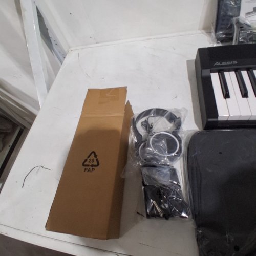 ALESIS RECITAL PLAY 88-KEY KEYBOARD PIANO WITH 480 SOUNDS, SPEAKERS, USB MIDI, CARRY-BAG, STAND, FOR BEGINNERS - BLACK image 4