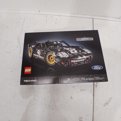 LEGO TECHNIC 1966 FORD GT40 MK II RACE CAR BUILDING SET - 793 PCS - BLACK / GOLD (ITEM: 42223) image 2