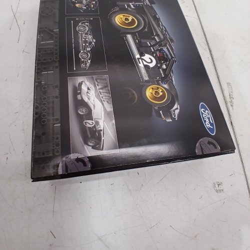 LEGO TECHNIC 1966 FORD GT40 MK II RACE CAR BUILDING SET - 793 PCS - BLACK / GOLD (ITEM: 42223) image 3