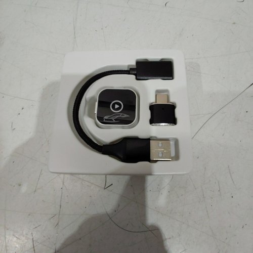 WIRELESS APPLE CARPLAY ADAPTER - BLACK / SILVER image 2