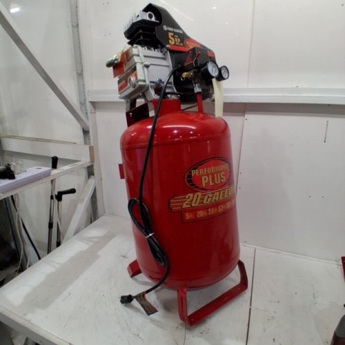 KING CANADA 5 PEAK HP AIR COMPRESSOR WITH UNIVERSAL 1/4" ONE TOUCH QUICK COUPLER - 20GAL, 110V - RED (MODEL: 8498) image 3