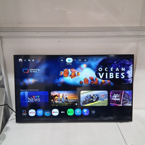 SAMSUNG CRYSTAL UHD U8000H 4K VISION SMART TV TELEVISION - 43" - BLACK (MODEL: UN43U8000HFXZC) image 2