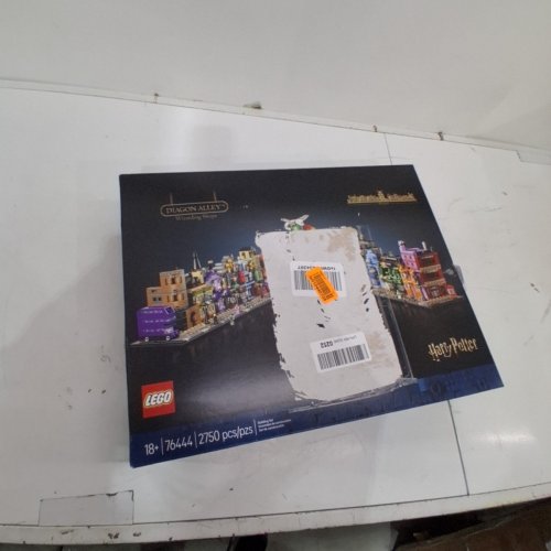 2750PC LEGO HARRY POTTER DIAGON ALLEY WIZARDING SHOPS BUILDING SET (MODEL: 76444) image 5
