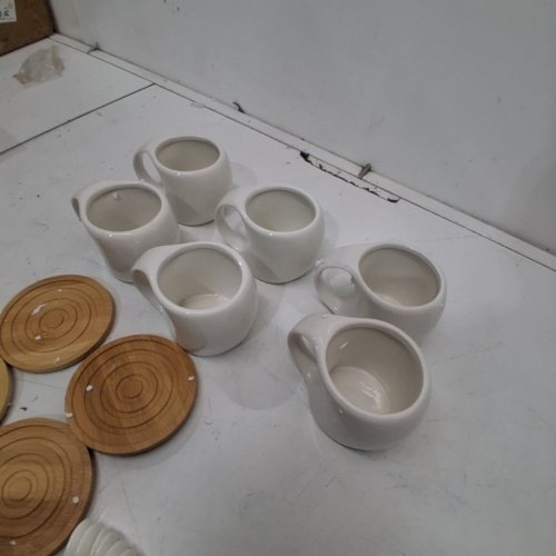 18PC CERAMIC COFFEE CUPS AND SAUCER SET - WHITE AND BROWN image 3