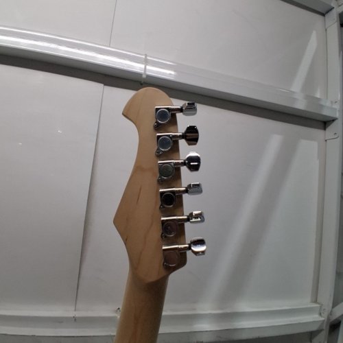 INDIO ELECTRIC GUITAR -RIGHT HAND - 38.5" - SUNBURST image 5