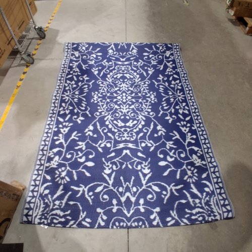 FLORAL OUTDOOR POLY AREA RUG - 5FT X 7FT - NAVY / WHITE image 2