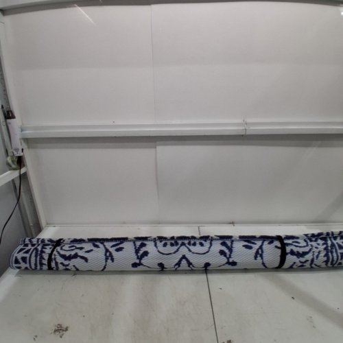 FLORAL OUTDOOR POLY AREA RUG - 5FT X 7FT - NAVY / WHITE image 3