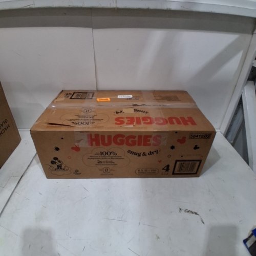 186PK HUGGIES SNUG AND DRY DIAPERS - SIZE 4 image 3