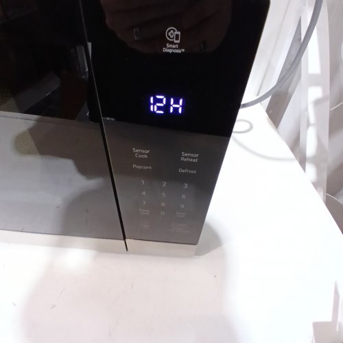 LG COUNTERTOP MICROWAVE WITH SMART INVERTER SENSOR COOK - 1.5CU.FT - 1250W - BLACK/SILVER (MODEL: MSER1590S) image 2
