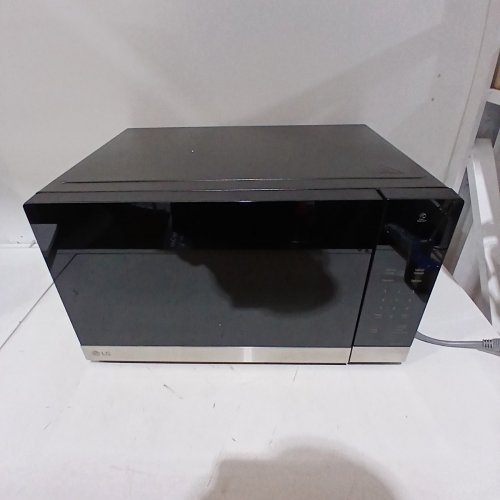 LG COUNTERTOP MICROWAVE WITH SMART INVERTER SENSOR COOK - 1.5CU.FT - 1250W - BLACK/SILVER (MODEL: MSER1590S) image 4