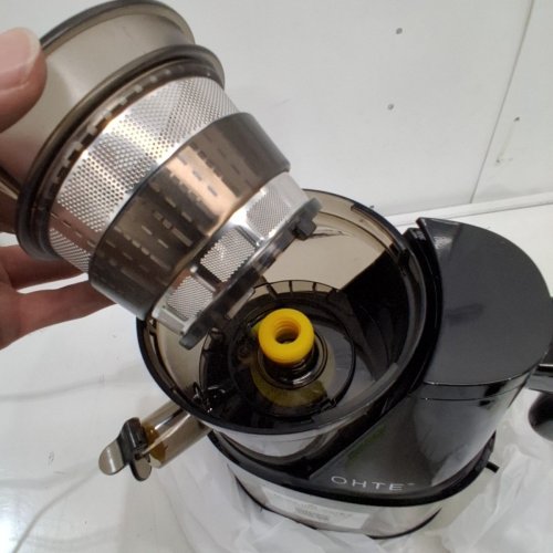 OHTE SLOW MASTICATING JUICER FOR FRUITS & VEGETABLES, 250W - 3.9" CHUTE - STAINLESS STEEL (MODEL: OHCL2023L) image 4