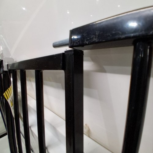 REGALO EASY STEP ADJUSTABLE EXTRA WIDE METAL SAFETY GATE, 30" X 29" - 49" - BLACK (MODEL: 1164EBDS) image 3