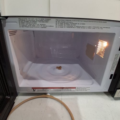 FRIGIDAIRE COMPACT COUNTERTOP MICROWAVE OVEN - 1.1 CU.FT. - BLACK/SILVER (MODEL: EMW1134) image 3
