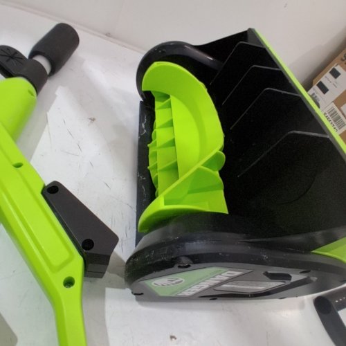 STEELITE CORDLESS SNOW SHOVEL WITH QUICK CHARGER AND DIRECTIONAL PLATE - 21V - 12" - GREEN / BLACK (MODEL: DY890-1) image 4