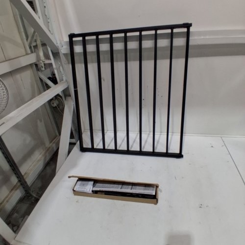 SAFETY FIRST TOP OF THE STAIRS EXPANDABLE METAL BABY GATE - 27" - 42" X 28" - BLACK (MODEL: GA090CBLKF2 image 2