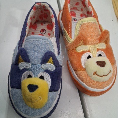 BOY'S BLUEY AND BINGO SLIP-ON SNEAKERS - SIZE 7 - ORANGE/BLUE image 3