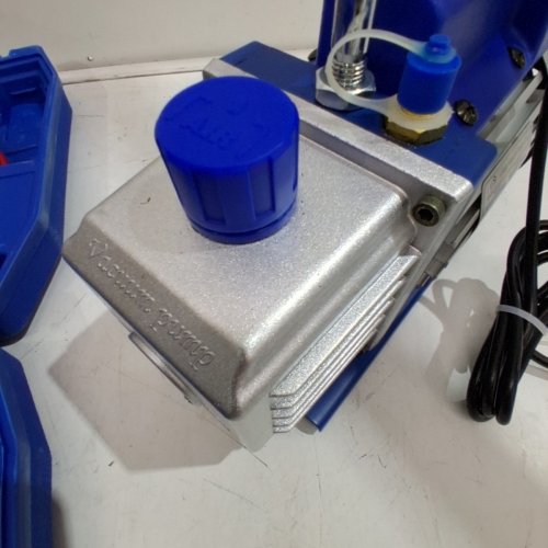 P BAUTOS SINGLE STAGE VACUUM PAMP AND 3-WAY MANIFOLD GUAGE SET R410A, R134A, R404A, R22 REFRIGERANTS - 4CFM - 1/3HP - SILVER/BLUE image 5