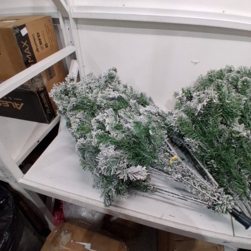 GARVEE PRE-LIT FLOCKED ARTIFICIAL CHRISTMAS TREE - 7FT 5" - WHITE/GREEN (MODEL: PHK_35HGLC46) image 4