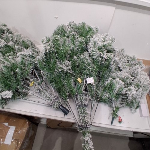GARVEE PRE-LIT FLOCKED ARTIFICIAL CHRISTMAS TREE - 7FT 5" - WHITE/GREEN (MODEL: PHK_35HGLC46) image 5