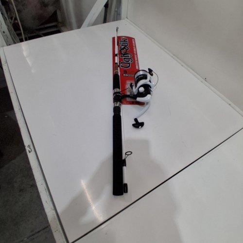 9PC UGLY STIK COMPLETE SALTWATER FISHING ROD KIT - 7FT - WHITE/BLACK (MODEL: 1501808) image 2