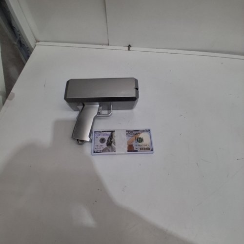 BATTERY OPERATED MONEY GUN WITH FAKE MONEY - SILVER image 3