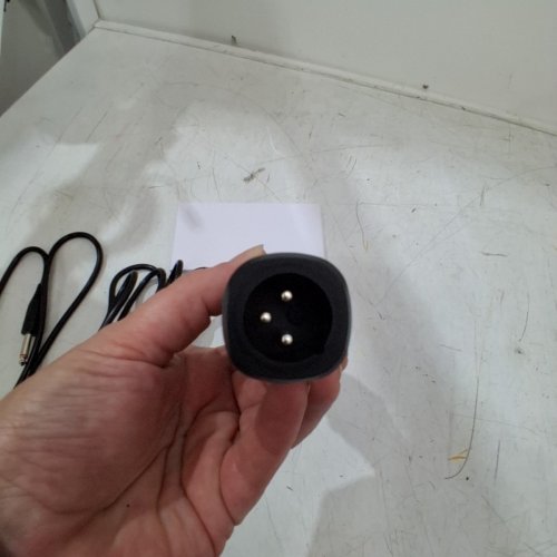 JBL PBM100 WIRED DYNAMIC VOCAL MIC WITH CABLE - BLACK (JBLPBM100BLKAM) image 4