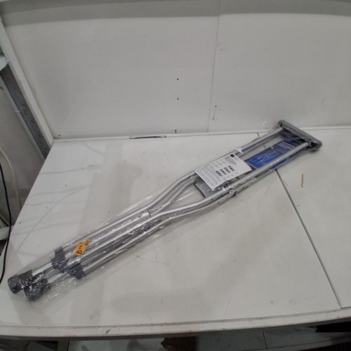 2PK MEDLINE GUARDIAN STANDARD ALUMINUM ADJUSTABLE CRUTCHES - 5.2FT TO 5.10FT - ALUMINUM (MODEL: MDSV80535) image 2