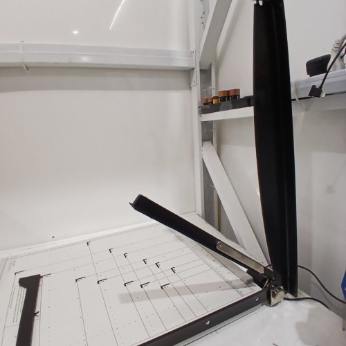 VEVOR PAPER CUTTER, GUILLOTINE TRIMMER - 16 SHEETS CAPACITY - 15" - WHITE/BLACK (MODEL:824) image 3