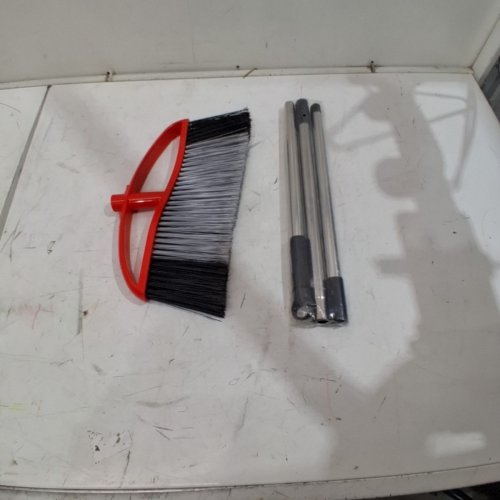 OUTDOOR STIFF BRISTLE WIDE HEAVY DUTY ANGLE GARAGE BROOM - 15.7" - RED (MODEL: XY-CLSB006-R) image 3