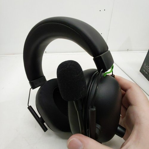 RAZER BLACKSHARK V2 X GAMING HEADSET: 7.1 SURROUND SOUND CAPABLE - 50MM DRIVERS - MEMORY FOAM CUSHION - FOR PC, PS4, NINTENDO SWITCH - 3.5MM HEADPHONE JACK - CLASSIC BLACK image 3