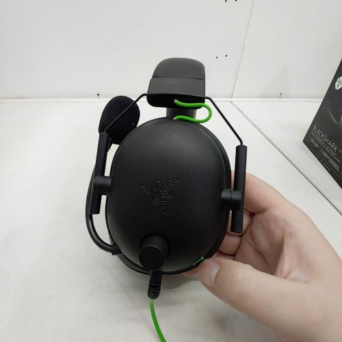 RAZER BLACKSHARK V2 X GAMING HEADSET: 7.1 SURROUND SOUND CAPABLE - 50MM DRIVERS - MEMORY FOAM CUSHION - FOR PC, PS4, NINTENDO SWITCH - 3.5MM HEADPHONE JACK - CLASSIC BLACK image 4