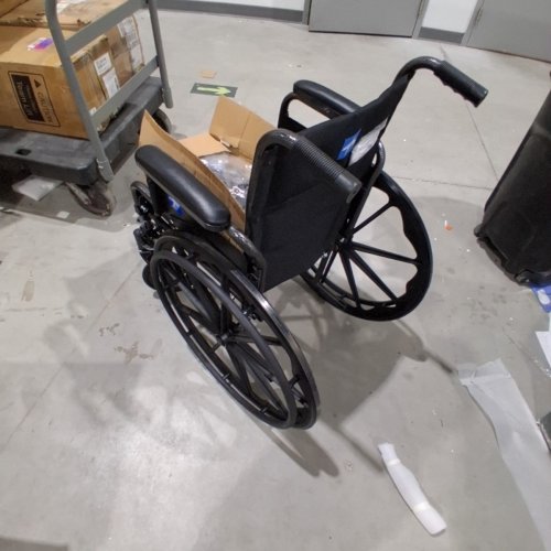 MEDLINE STRONG AND STURDY WHEELCHAIR WITH SWING AWAY LEG RESTS AND 16'' SEAT (MODEL:K1166N22S) image 4