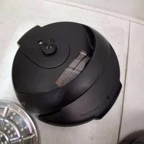 STARFRIT ELECTRIC PRESSURE COOKER - STEAM TRAY, MEASURING CUP & SPATULA- 8L CAPACITY - BLACK (MODEL: 024603) image 6