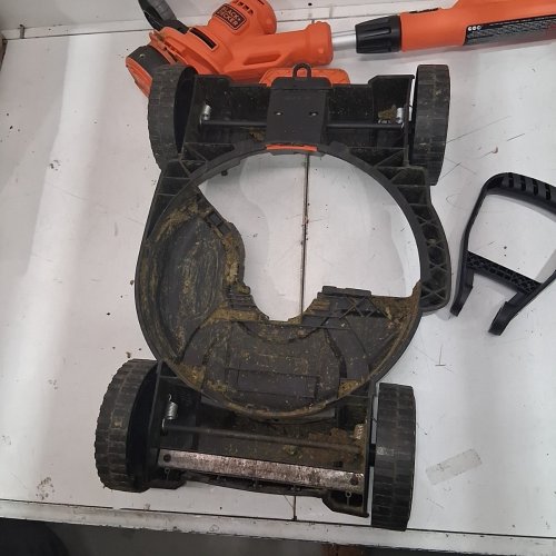 BLACK + DECKER 3-IN-1 COMPACT ELECTRIC MOWER, 12" - ORANGE (MODEL: BESTA512CM) image 3