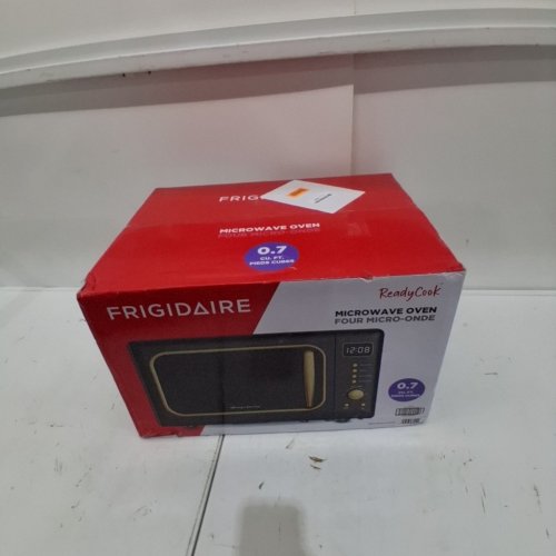 FRIGIDAIRE RETRO MICROWAVE OVEN - 0.7CU.FT - 700W - RETRO BLACK/GOLD (MODEL: EMW788-BLACKGLD) image 2