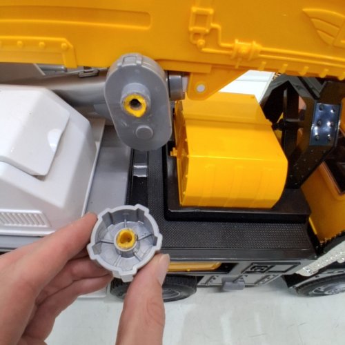 DRIVEN BY BATTAT JUMBO CRANE TRUCK TOY WITH MOVABLE CRANE ARM, SOUNDS, LIGHTS, CRANE BUCKET ATTACHMENT & MINIATURE CONSTRUCTION WORKER - 27" - YELLOW/BLACK/WHITE (MODEL: WH1362Z) image 5